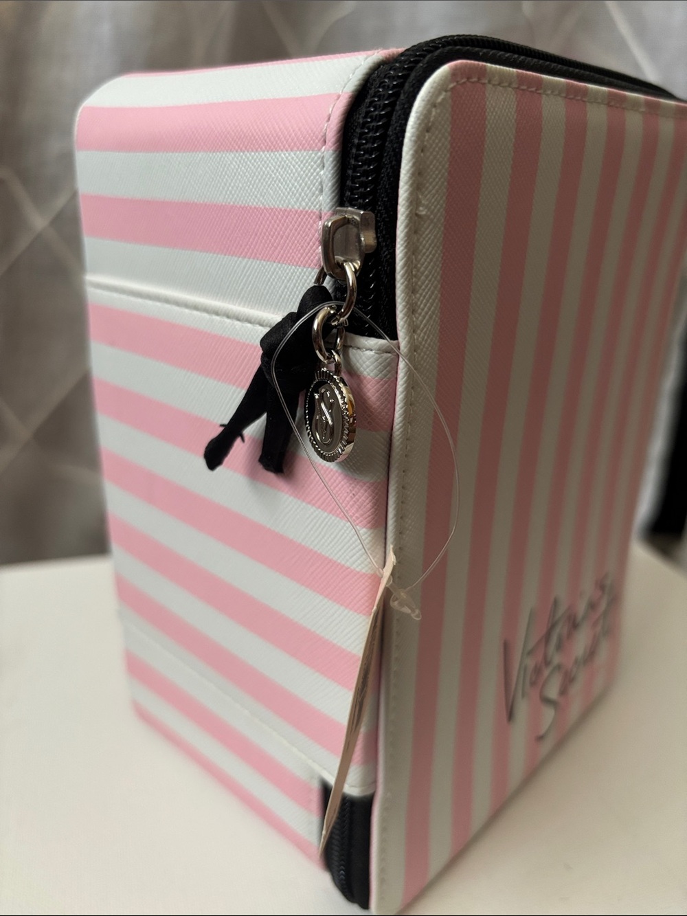 New Victoria's Secret Pink and White Striped Cosmetic Zip Case - Picture 2 of 7